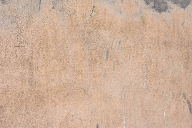 istock Wall fragment with scratches and cracks 924352482