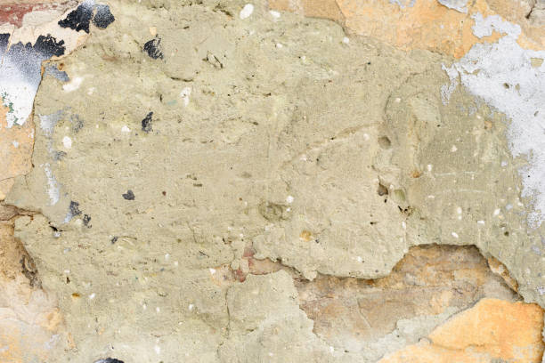 istock Wall fragment with scratches and cracks 924353034