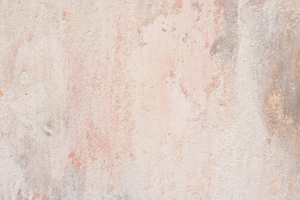 istock Wall fragment with scratches and cracks 924355364