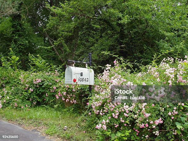 Paese Della Cassetta Postale - Fotografie stock e altre immagini di Ambientazione esterna - Ambientazione esterna, Cassetta delle lettere, Cassetta postale per l'invio della posta