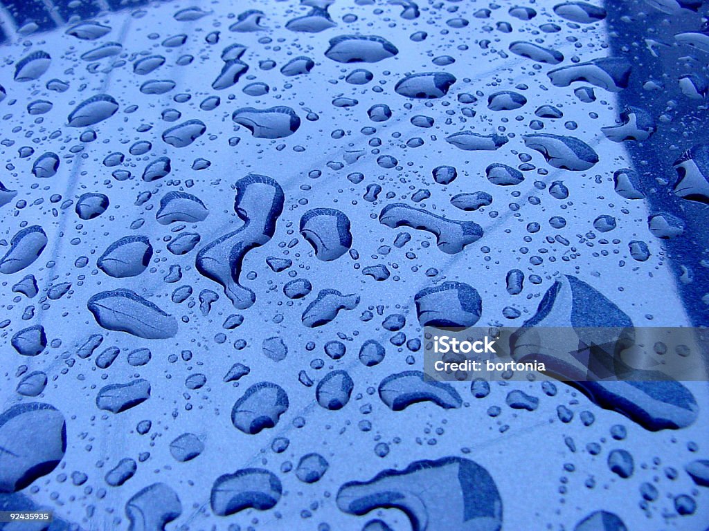 Chuva no Tejadilho de Carro - Royalty-free Azul Foto de stock