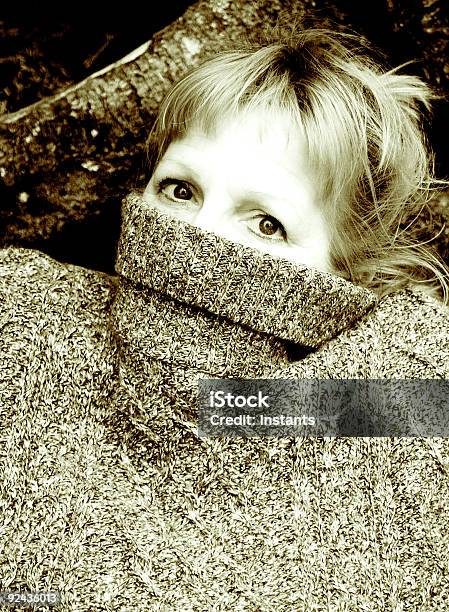 Tartaruga Donna Con Colletto Ribassato - Fotografie stock e altre immagini di Adulto - Adulto, Adulto in età matura, Affilato