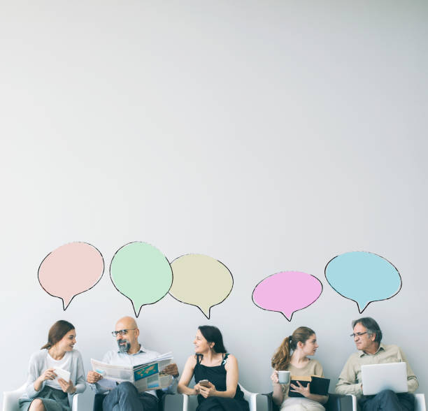 istock Group of people with speech bubble 924364702