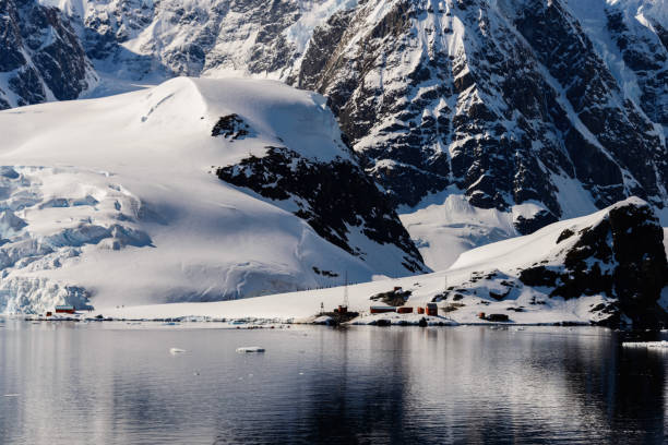 istock Chilean Antarctic research station 924369218