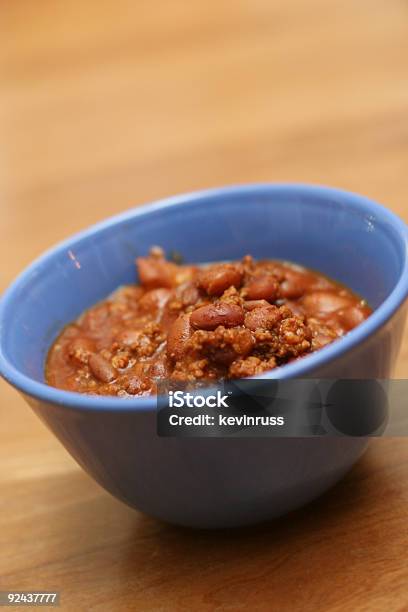 Foto de Hot Chili Em Uma Tigela De Azul e mais fotos de stock de Almoço - Almoço, Aspiração, Azul