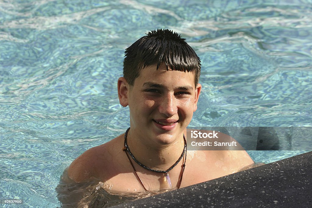 Teenager-Swimmingpool (UNSHARPENED - Lizenzfrei Halskette Stock-Foto