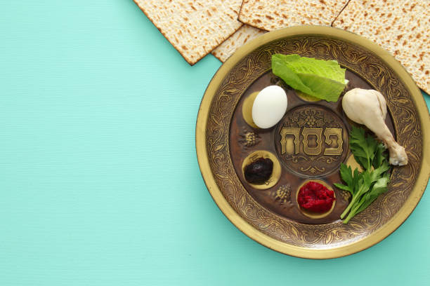 pesach feier konzept (jüdischen passahfest feiertage - passover seder seder plate table stock-fotos und bilder