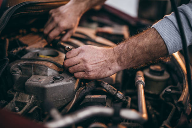 istock Hands of mechanic 924382446