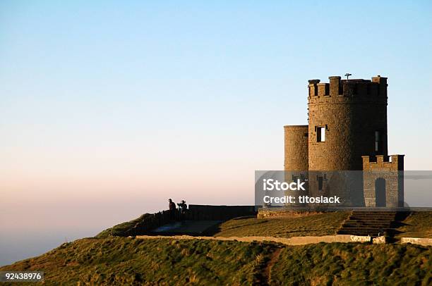 Obriens Tower — стоковые фотографии и другие картинки Замок - строение - Замок - строение, Башня, Скалы Мохер