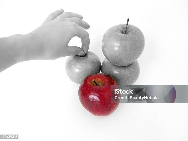 Kiepskie Jabłko - zdjęcia stockowe i więcej obrazów Artykuły spożywcze - Artykuły spożywcze, Bez ludzi, Bunt