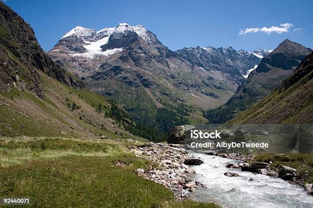 Photo libre de droit de Circuler Torrent banque d'images et plus d'images libres de droit de Colline - Colline, Abri de plage, Alpes européennes