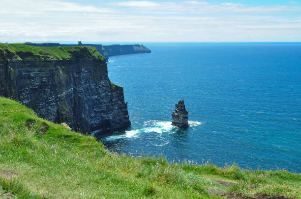 istock Cliffs of Moher on a sunny day 924407970