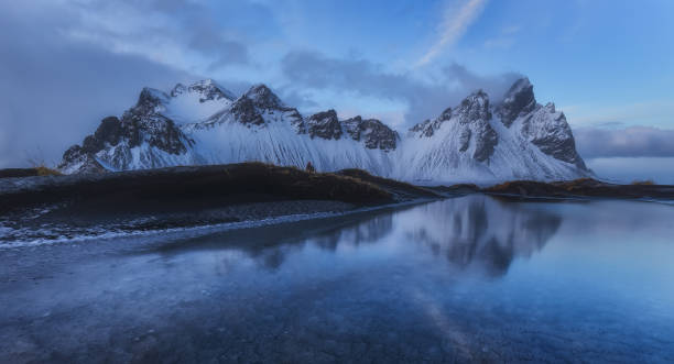 istock Vestrahorn mountains at Stokksnes beach 924410936