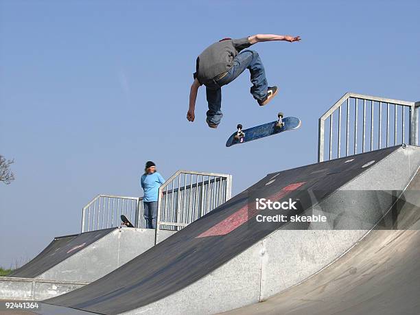 Skatista Da Face Frontal Flip - Fotografias de stock e mais imagens de Adolescente - Adolescente, Desporto, Desporto Radical