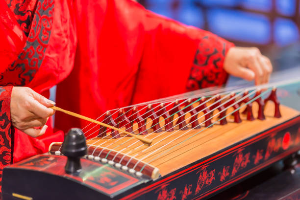 istock Play Chinese traditional instruments Zeng 924415138