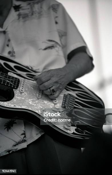 Photo libre de droit de Guitare Homme banque d'images et plus d'images libres de droit de Blues - Blues, Festival traditionnel, Guitare