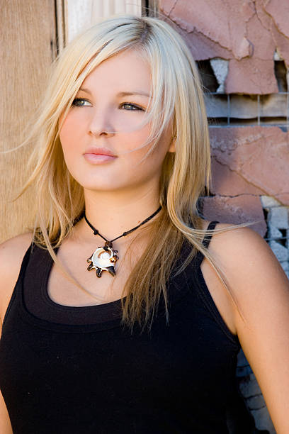 istock Portrait / Blonde Woman 3 92441964