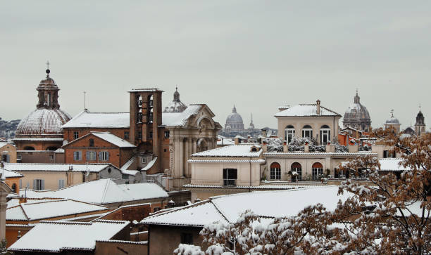 istock Rome historic center with snow 924422338