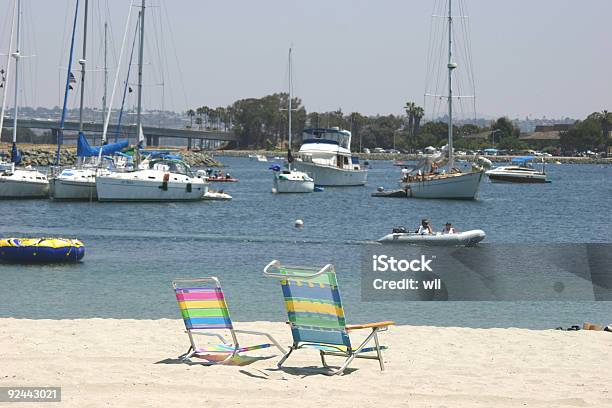 Foto de 2 Cadeiras De Praia De Areia e mais fotos de stock de Areia - Areia, Baía, Cadeira