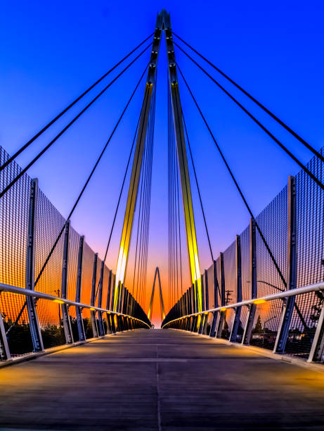 istock Mary Ave Footbridge at Dusk 924433536
