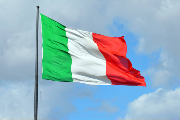 istock Italian national flag 924446786
