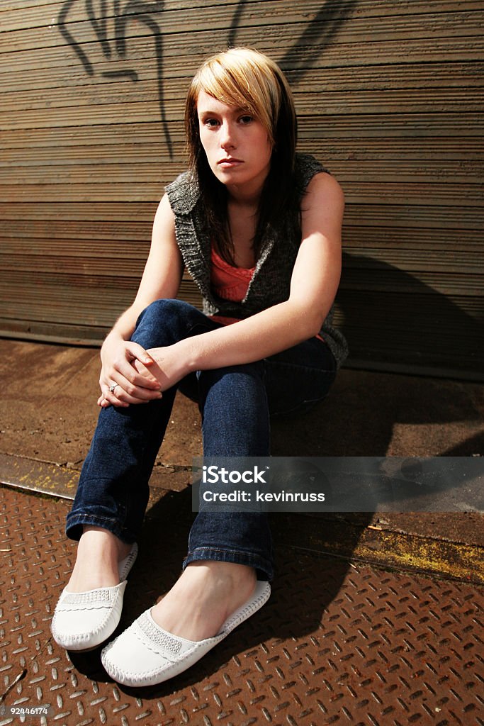 Jeune femme dans un cadre urbain - Photo de Adolescent libre de droits