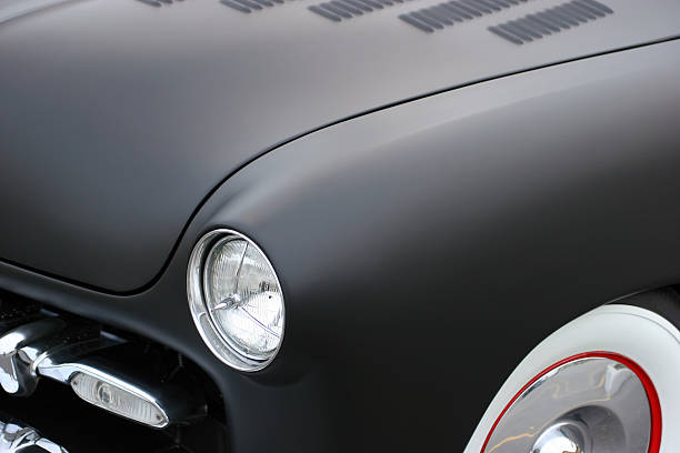 funky nero auto dettaglio - retro revival cruise hood car foto e immagini stock