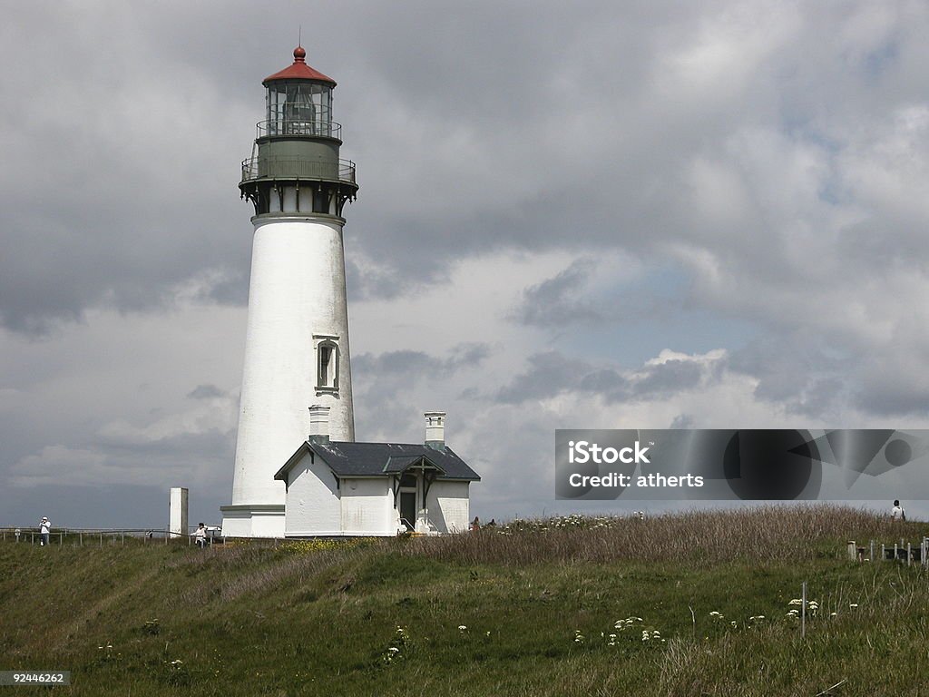 Yaquina Head Lighthouse em Oregon - Foto de stock de Cloudscape royalty-free