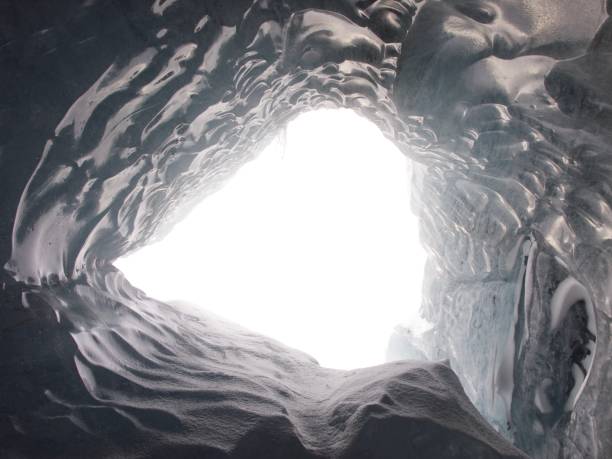 istock Ice cave/Skaftafell national parc,Iceland 924469190