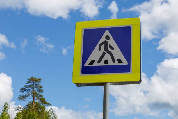 istock sign of a pedestrian crossing 924476630
