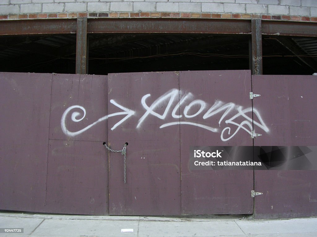 Graffiti "sola" y flecha - Foto de stock de Aislado libre de derechos