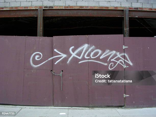 Graffiti Sola Y Flecha Foto de stock y más banco de imágenes de Aislado - Aislado, Bisagra, Brooklyn - Nueva York