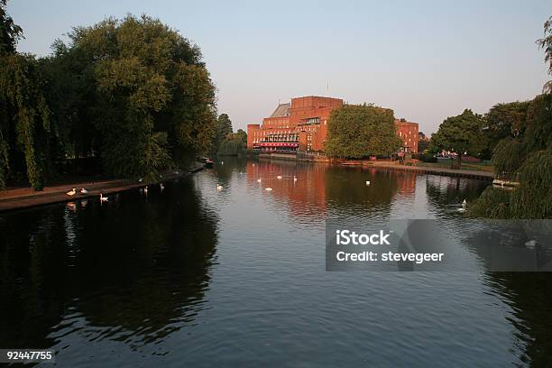 Royal Shakespeare Theatre - Fotografie stock e altre immagini di Albero - Albero, Ambientazione esterna, Architettura