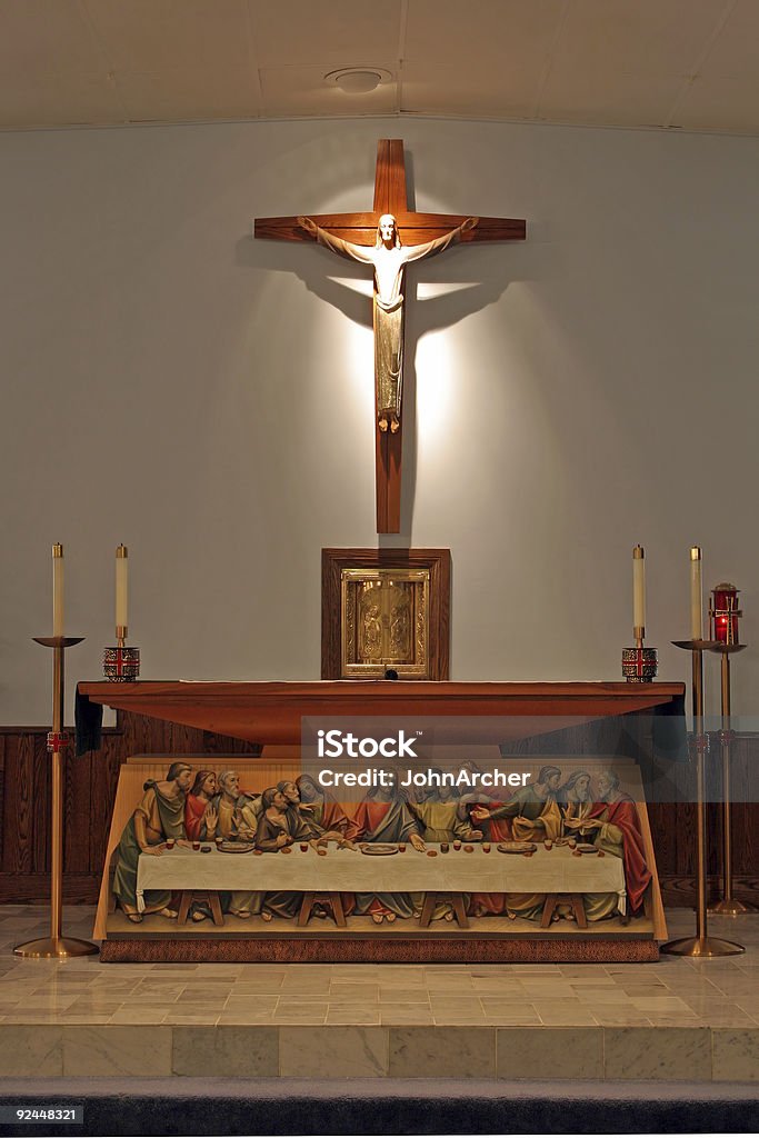 As igrejas-St Michael-Altar e Crucifixo - Royalty-free Altar Foto de stock