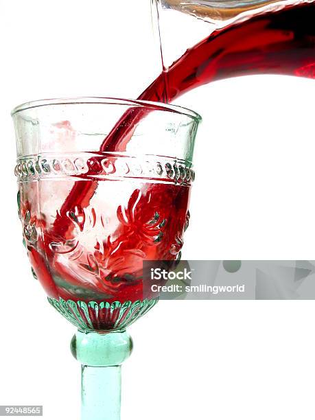 Foto de Vinho Tinto Produção e mais fotos de stock de Alcoolismo - Alcoolismo, Alegria, Bebida