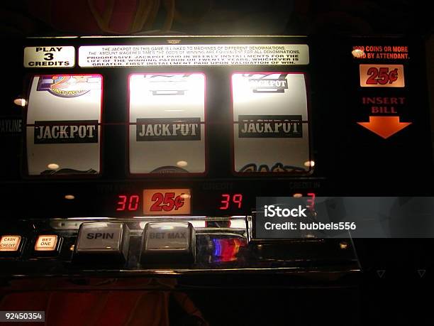 Casinospielautomaten Stockfoto und mehr Bilder von Anzünden - Anzünden, Farbbild, Finanzen