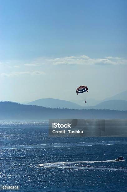 Parasailing - zdjęcia stockowe i więcej obrazów Lake Washington - Lake Washington, Lato, Czynność