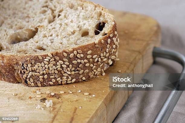 세서미 식빵 얇게 썬 On 잘라냄 의사협회 0명에 대한 스톡 사진 및 기타 이미지 - 0명, 갈색 빵, 거친