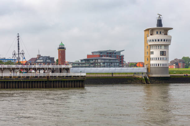 port allemand cuxhaven avec tour de phare et de radar maritime navigation - north sea audio photos et images de collection