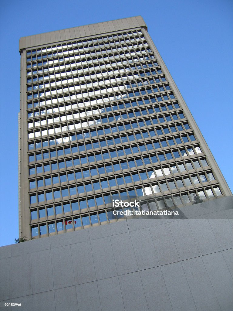 Edifício e céu azul - Foto de stock de Acima royalty-free