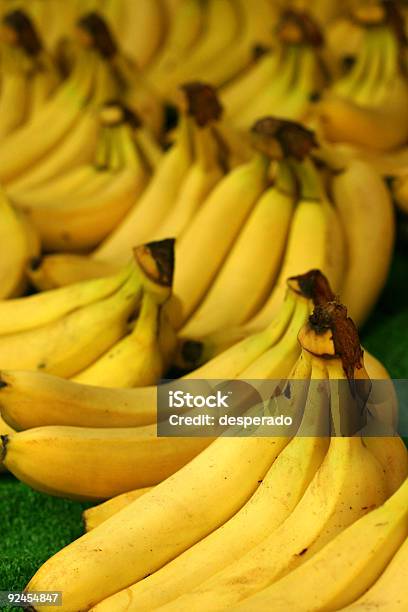 Foto de Bananas e mais fotos de stock de Amarelo - Amarelo, Banana, Estilo de vida saudável