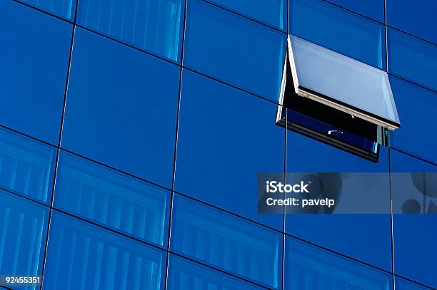 Abrir Ventana Foto de stock y más banco de imágenes de Accesibilidad - Accesibilidad, Arquitectura, Azul