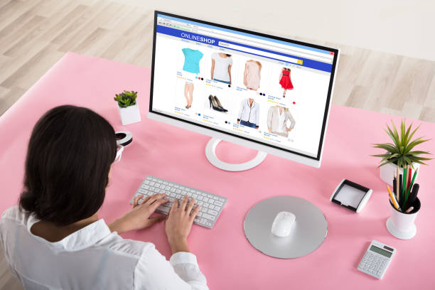 istock Businesswoman Shopping Online 924559054