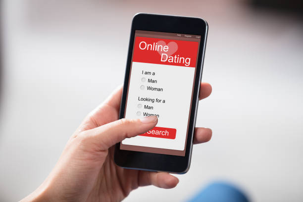 istock Person Dating Online On Smart Phone 924559250