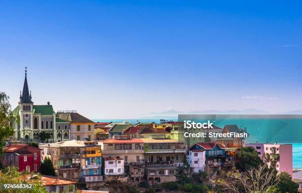 Foto de Paisagem Urbana Da Cidade Histórica De Valparaíso e mais fotos de stock de Valparaíso - Valparaíso, Chile, Paisagem - Cena Não-urbana