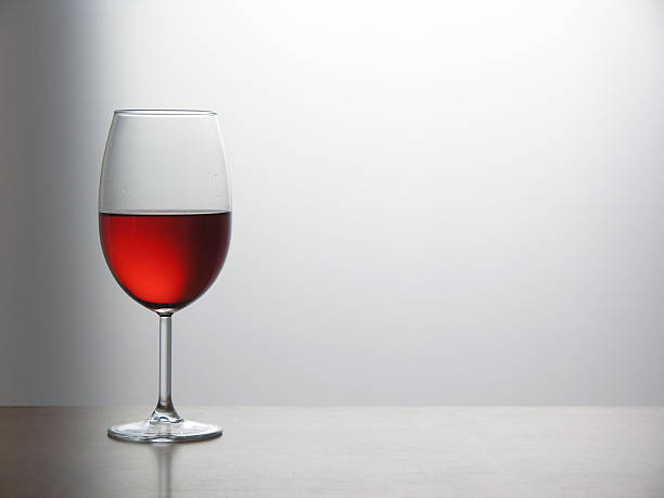 レッドワイン - sybarite ストックフォトと画像