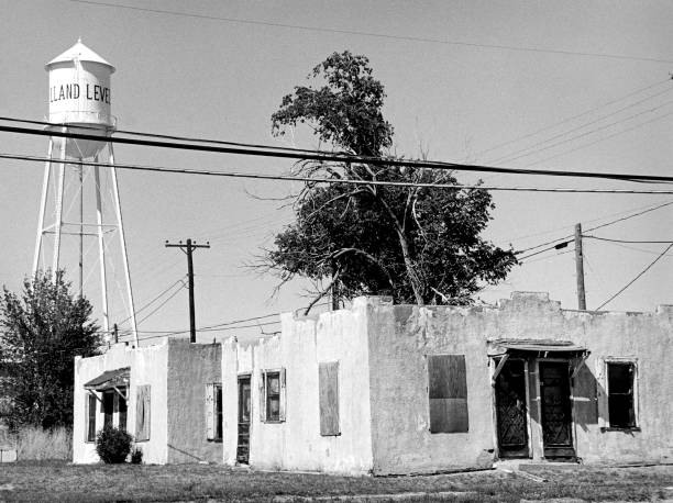 istock Small town neighborhood 92457002