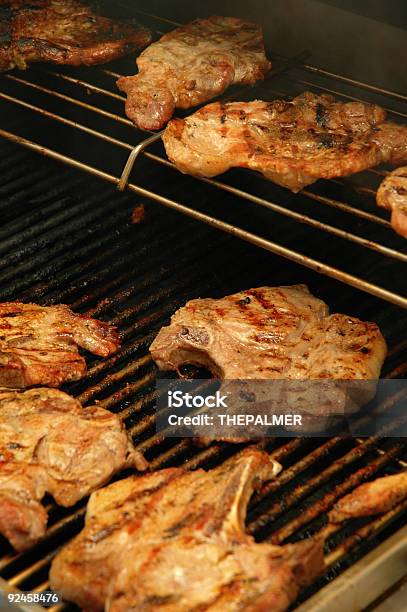 Grill 1 - Fotografie stock e altre immagini di A forma di blocco - A forma di blocco, Affettuoso, Arrosto - Cibo cotto