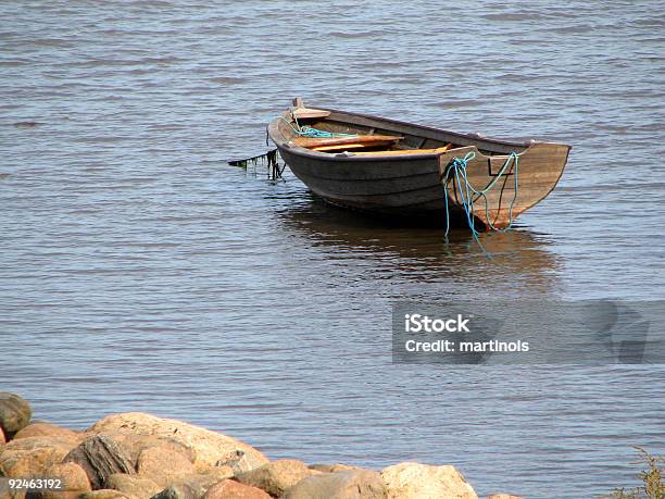 Einsam Boot Stockfoto und mehr Bilder von Anker - Anker, Aquatisches Lebewesen, Eine Person