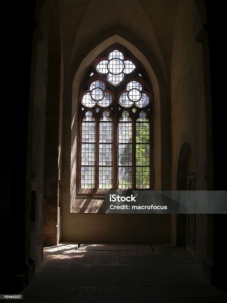 Iglesia de la ventana - Foto de stock de Brillante libre de derechos